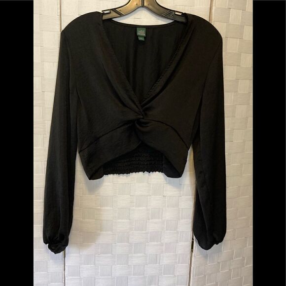 Black crop top Medium - Picture 2 of 7